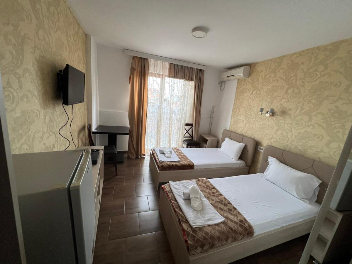 Hotel Ultra Star Skopje Bagian luar foto