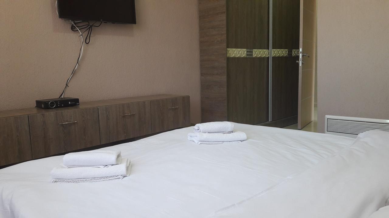 Hotel Ultra Star Skopje Bagian luar foto